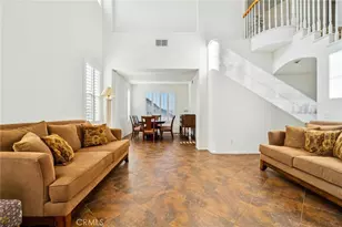 22939 Raintree Ln, Saugus, CA 91390 - Photo 5