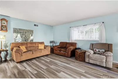 11474 Gladstone, Sylmar, CA 91342 - Photo 3