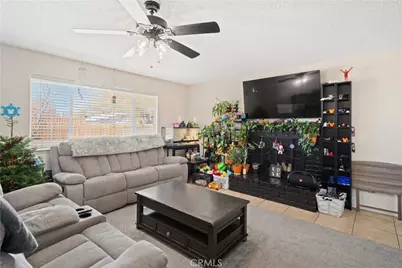 17360 Valeport, Lancaster, CA 93535 - Photo 9