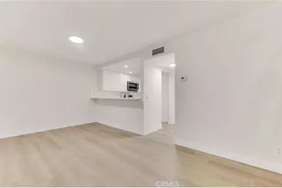 18423 Collins Street #A, Tarzana, CA 91356 - Photo 11