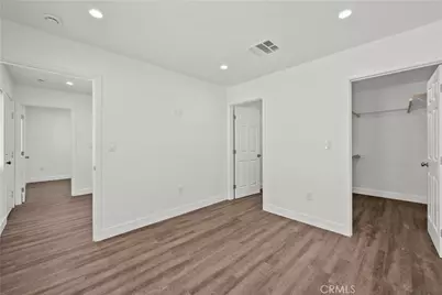 10558 Laurel Canyon Blvd, Pacoima, CA 91331 - Photo 15