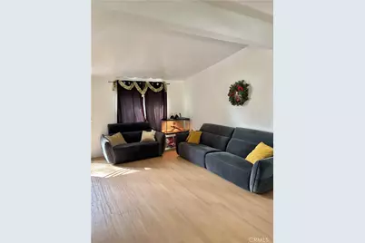 27635 Peridot Way, Castaic, CA 91384 - Photo 3