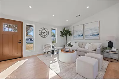 19017 Drycliff Street, Canyon Country, CA 91351 - Photo 3