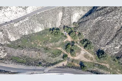 12571 Capra, Agua Dulce, CA 91390 - Photo 25