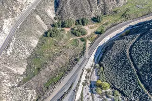 12571 Capra, Agua Dulce, CA 91390 - Photo 29