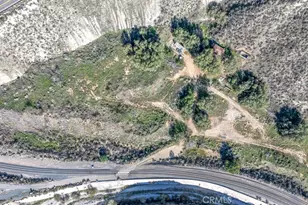 12571 Capra, Agua Dulce, CA 91390 - Photo 31