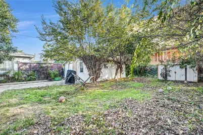 1200 W 39th Place, Los Angeles, CA 90037 - Photo 25