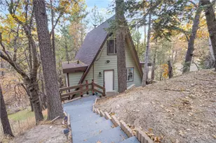 32703 Tulip Ln, Arrowbear, CA 92382 - Photo 7