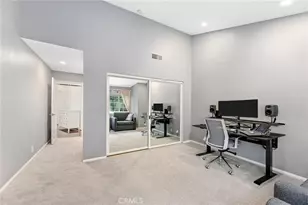 23163 Mulholland Dr, Woodland Hills, CA 91364 - Photo 17