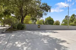 23163 Mulholland Dr, Woodland Hills, CA 91364 - Photo 29