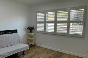 18326 Collins St, Tarzana, CA 91356 - Photo 9
