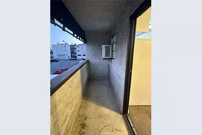 18530 Hatteras Street #212, Tarzana, CA 91356 - Photo 7