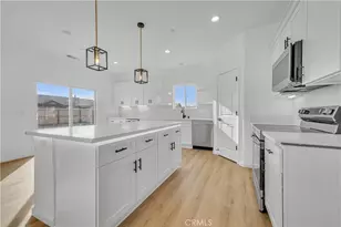 9224 Holly Ave, California City, CA 93505 - Photo 33