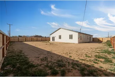 9224 Holly Avenue, California City, CA 93505 - Photo 15