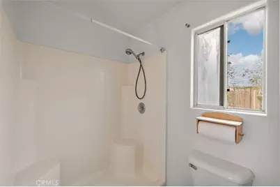 318 Leeta, Bakersfield, CA 93307 - Photo 17