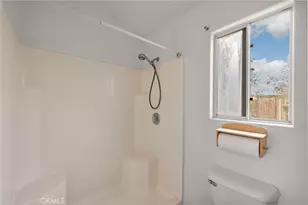 318 Leeta, Bakersfield, CA 93307 - Photo 17