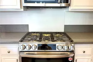 21930 Marylee, Woodland Hills, CA 91367 - Photo 9