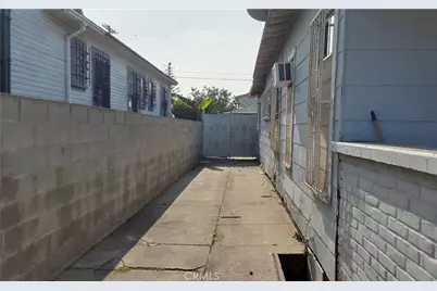 824 W 74th, Los Angeles, CA 90044 - Photo 31