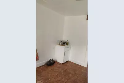 824 W 74th, Los Angeles, CA 90044 - Photo 21