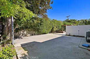 19825 Santa Rita St, Woodland Hills, CA 91364 - Photo 37