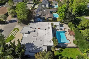 19825 Santa Rita St, Woodland Hills, CA 91364 - Photo 49