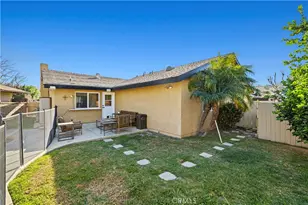 24305 Cheryl Kelton Pl, Newhall, CA 91321 - Photo 37