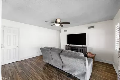 45323 Andale Avenue, Lancaster, CA 93535 - Photo 7