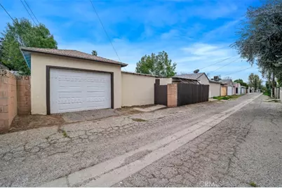 8211 Louise Avenue, Northridge, CA 91325 - Photo 37