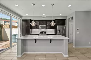 22105 Barrington, Saugus, CA 91350 - Photo 9