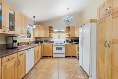 16425 Napa, North Hills, CA 91343 - Photo 13