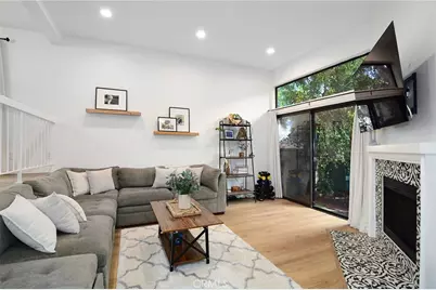 18741 Hatteras Street #1, Tarzana, CA 91356 - Photo 3