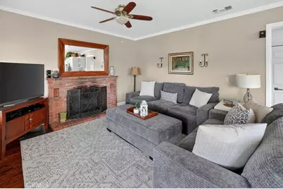 22507 Poplar Street, Saugus, CA 91390 - Photo 15