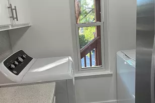 7060 Ave Shoup, Canoga Park, CA 91303 - Photo 9