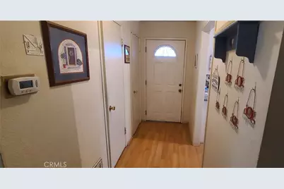 22104 Alamogordo, Saugus, CA 91350 - Photo 3