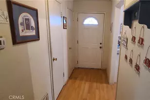 22104 Alamogordo, Saugus, CA 91350 - Photo 3