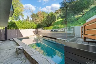 16982 Escalon Dr, Encino, CA 91436 - Photo 31