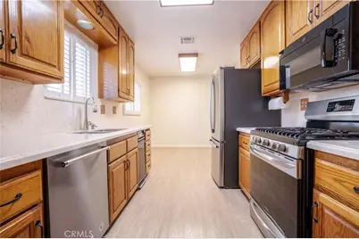 11018 Woodley, Granada Hills, CA 91344 - Photo 9