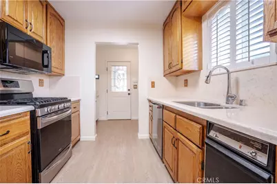 11018 Woodley, Granada Hills, CA 91344 - Photo 11