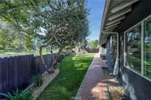 3212 W Valley Heart Dr, Burbank, CA 91505 - Photo 31