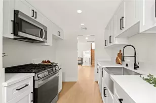 6540 Hayvenhurst, Lake Balboa, CA 91406 - Photo 15