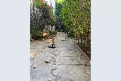 10662 Chiquita Street, Studio City, CA 91602 - Photo 33