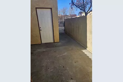 1750 E Avenue Q14 #20, Palmdale, CA 93550 - Photo 11