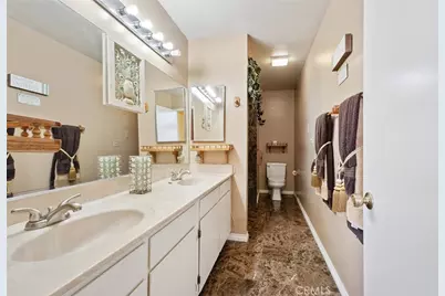 14325 Foothill Boulevard #34, Sylmar, CA 91342 - Photo 15