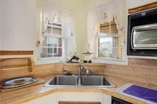 7820 Airlane Ave, Los Angeles, CA 90045 - Photo 17