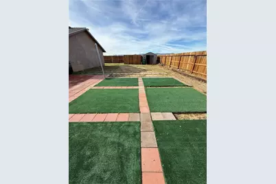 8825 Xavier Avenue, California City, CA 93505 - Photo 17