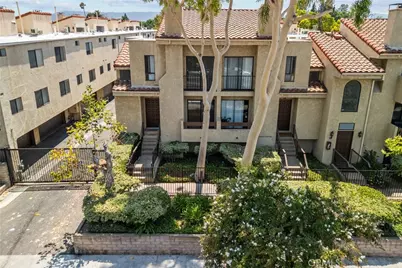 18958 Sherman Way #17, Reseda, CA 91335 - Photo 3