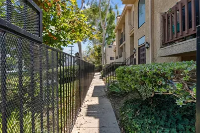 18958 Sherman Way #17, Reseda, CA 91335 - Photo 7