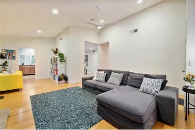 21633 Turmeric Court, Saugus, CA 91350 - Photo 11