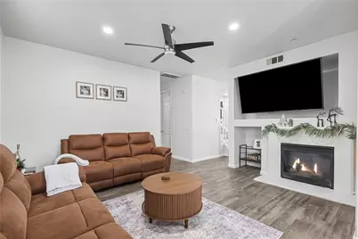 19904 Holly Drive, Saugus, CA 91350 - Photo 11