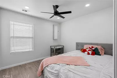 19904 Holly Drive, Saugus, CA 91350 - Photo 25